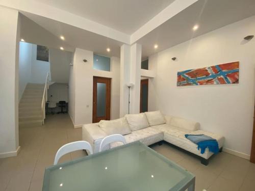 Tal-Ghoqod Apartment | Gizimin: Modern Central Apartment with Family-Friendly Amenities
