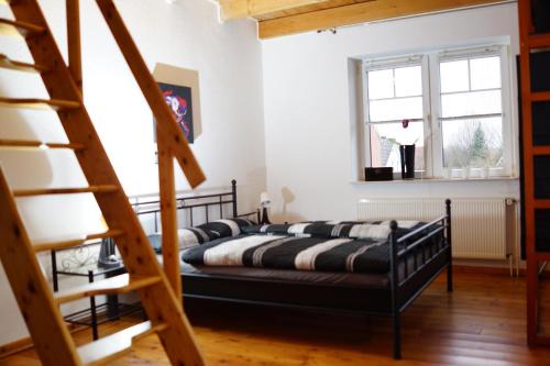 Meppen Apartment | Family-Friendly Ferienwohnung Glückstreffer for Memorable Stays
