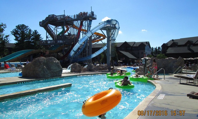 Lake Delton Condo | Discover the Wisconsin Dells: Family-Friendly Fun Awaits