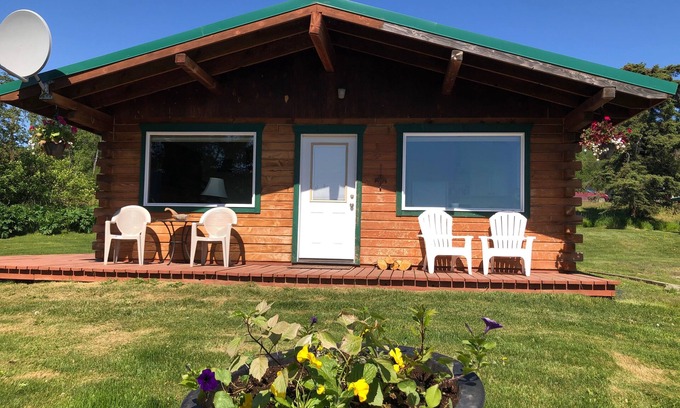 Kachemak Cottage | Experience Glacier View Cabins: Pet-Friendly Retreat