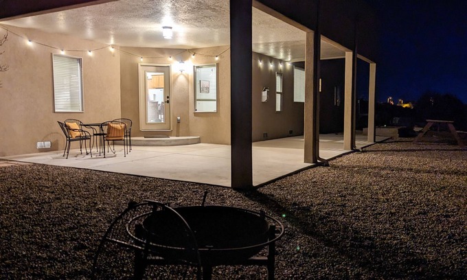 Farmington House | Glade Run Family Retreat - Pet-Friendly with 2.5 Acres