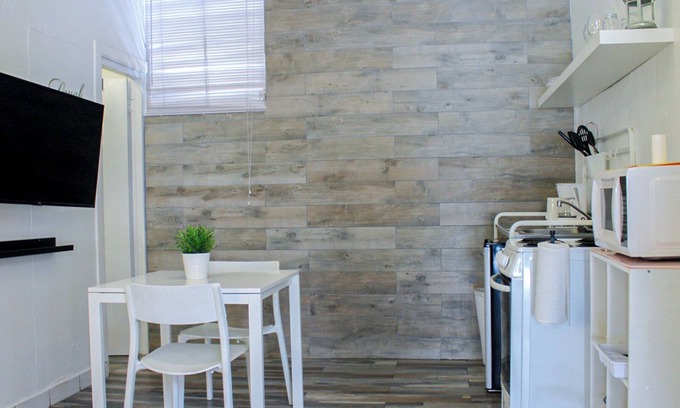 Ponce Centro Apartment | Gladiolas 1103: Family-Friendly Retreat with Spa & Breakfast