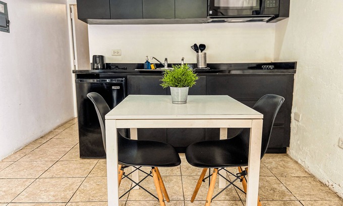 Ponce Centro Apartment | Gladiolas 2103: Family-Friendly Retreat with Spa & Breakfast