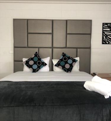Gladstone Hotel | Budget-Friendly Stay at Gladstone CBD Motel with Ocean Views