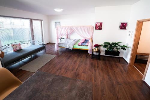 Bucovice Apartment | Stylish GLAM Apartmán Bučovice with Family-Friendly Amenities