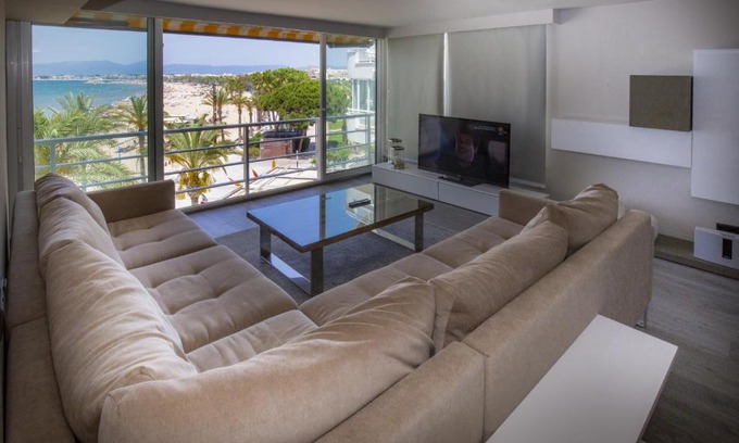 Salou City Centre Apartment | Family-Friendly Retreat at GLAM ONLY FAMILIES Costa Dorada