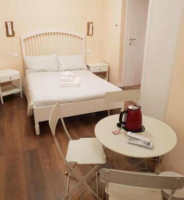 La Spezia Historic Centre House | Elevated Retreat at Glam Resort G H O S T E L - Pet Friendly