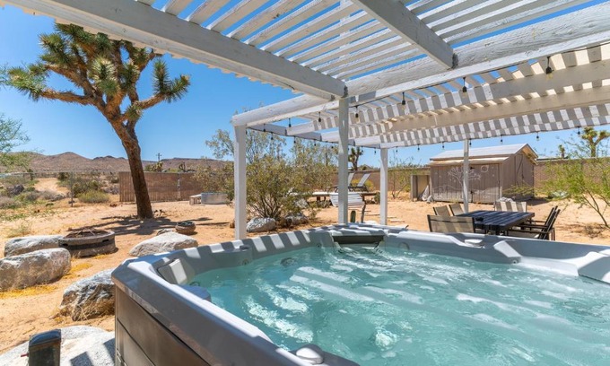 Yucca Valley House | Pet-Friendly Holiday Homes with Ocean Views in Yucca Valley