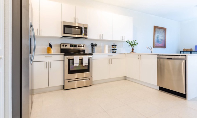 Princeton House | Modern 4BR Retreat with Spa Near the Enchanting FL Keys