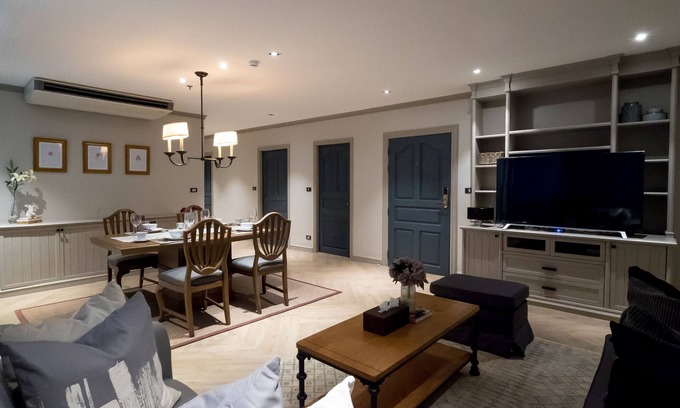 Ekkamai Apartment | Serene 2BR Apartment with Pool & Spa Near BTS