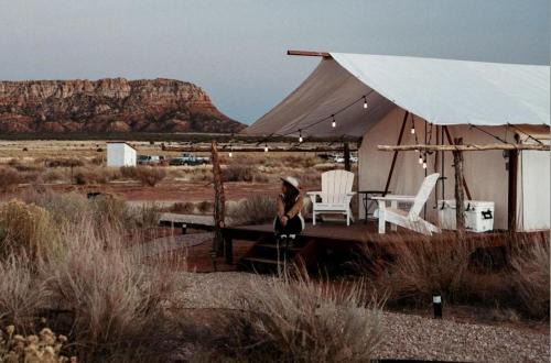 Cane Beds House | Glamp Tent b w Zion & Bryce Outdoor Shower & Wifi