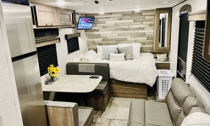 Starkville House | Unique Glamping Experience Near MSU with Ocean Views
