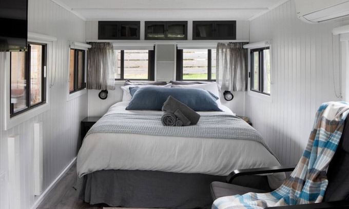 Strath Creek House | Cozy Glamper Experience at The Village Green for Families