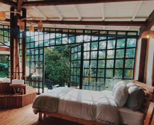 Zipacon Cabin | Pet-Friendly Glamping De La Ruta with Restaurant & Hot Tub