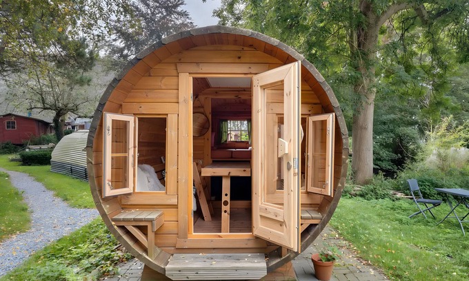 Barlt RV Rental | Glamping 'De Olle Uhlhoff' with Shared Terrace, Shared Garden and Wi-Fi