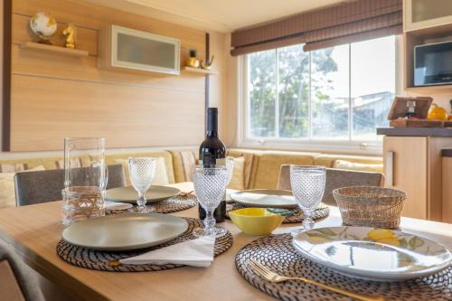 Gondomar House | Discover Quinta das Rãs - Oceanfront Retreat with Breakfast