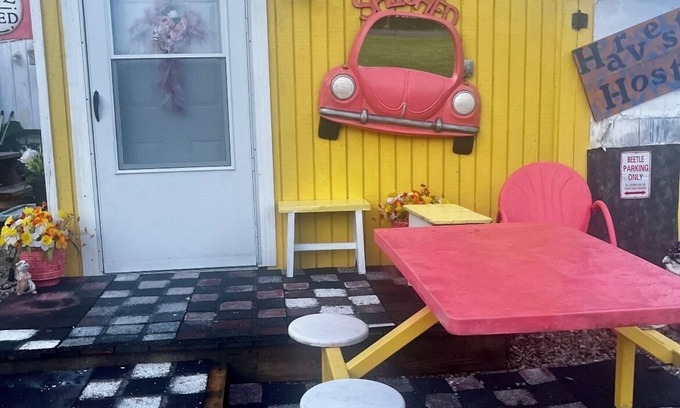 Glasgow Cabin | Cozy Glamping Experience in the She Shed - Rated 9.8/10