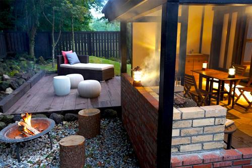 Fujikawaguchiko Cabin | Guest Rated 8.8: Glamping Villa Hanz with Hot Tub