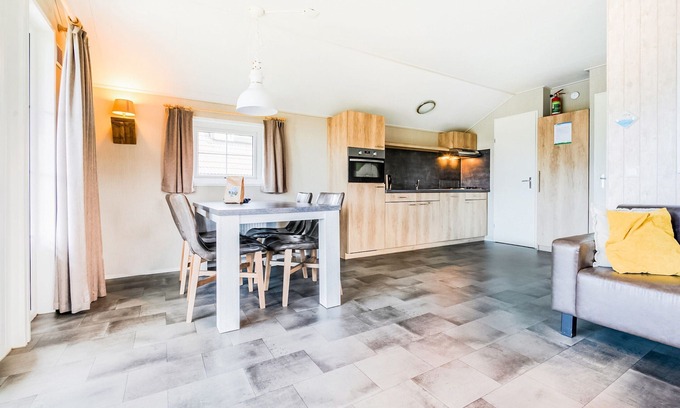 Bant House | Inviting Holiday Home with Veranda and Jetty Access