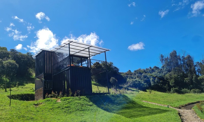 La Calera Cottage | Glamtainers in La Calera: Pet-Friendly Retreat with Spa