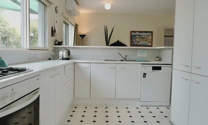 Queenscliff Villa | Experience GLAN MOR at Queenscliff with Oceanfront Views