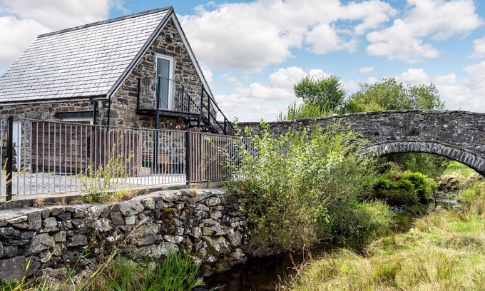 Rhydlydan Cottage | Pet-Friendly Glan Nug Bach - Rated 10/10 with Breakfast