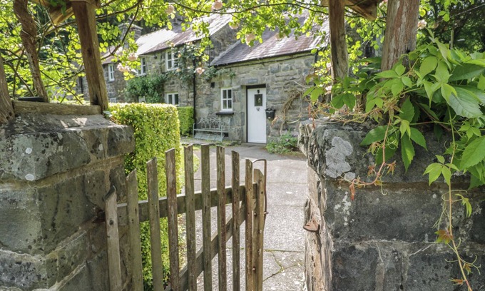 Llanbedr Cottage | Glandwr Cottage
