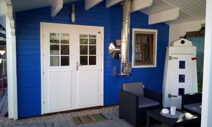 Glan-Munchweiler Ski Chalet | Discover Glantalhütte: Family-Friendly Oceanfront Retreat