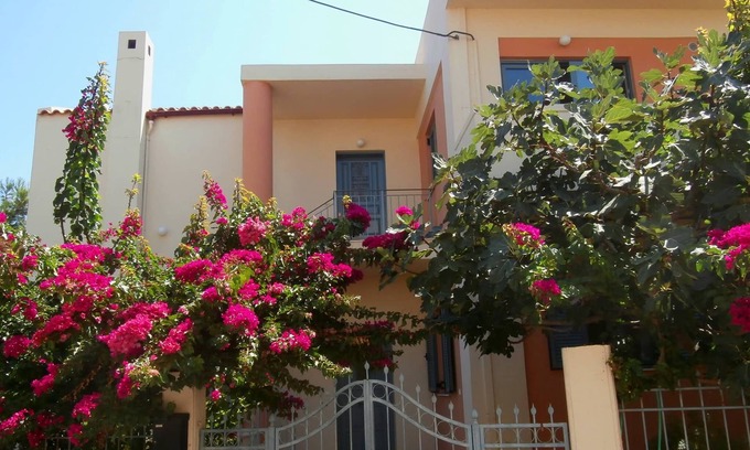 Daratsos House | Glaros Home: Relaxing Balconies & Beautiful Sea Views