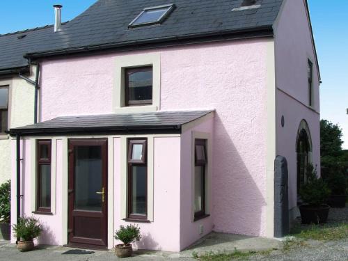 Whitland House | Discover Glascoed Coach House: Pet-Friendly Retreat