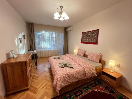 Lozenets Apartment | Glasgow 2BDR peaceful Apt 1 min from Metro w WiFi