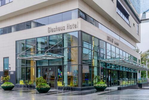 Tallaght Hotel | Glashaus Hotel: Stylish Getaway with Family-Friendly Amenities