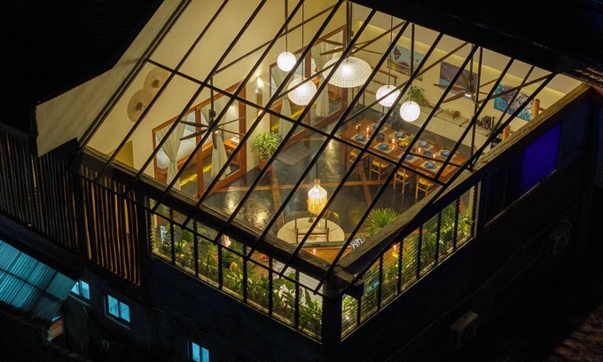 El Nido Apartment | Glass House
