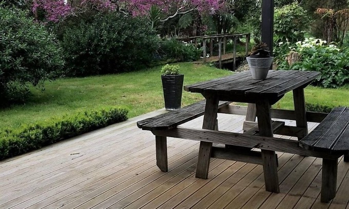 Featherston House | Discover Relaxation at Glass of Red Hideaways