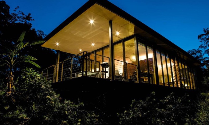 Glass House Mountains House | Unforgettable Stay at Glass On Glasshouse - 5-Star Retreat