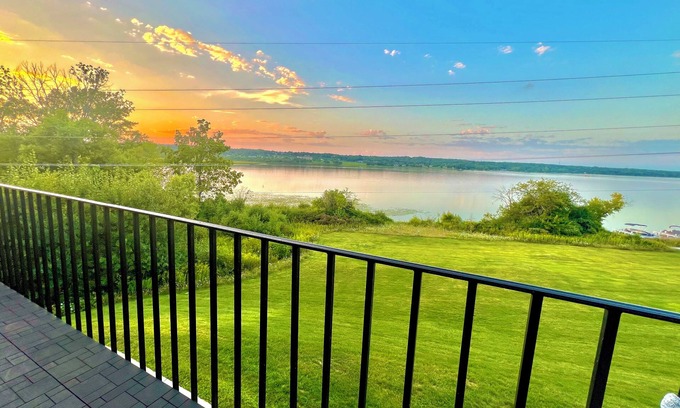 Lake Geneva Condo | Glass Vista: Modern 2BR Condo with Lake Views & Pool