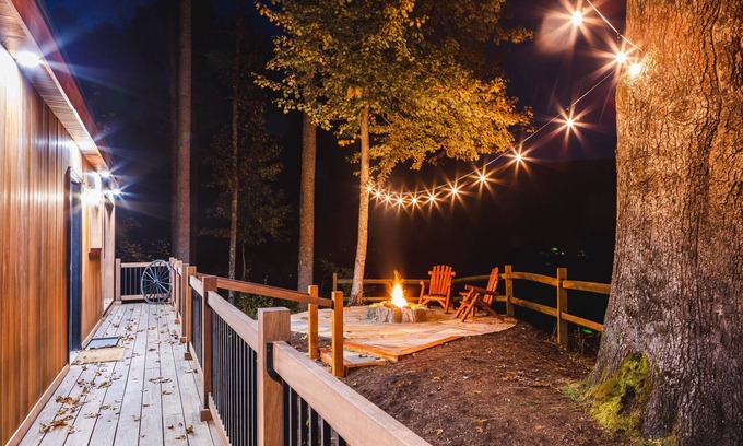 Roan Mountain Cabin | Glass/Wood Cabin5~(outdoor tub weather permitting)