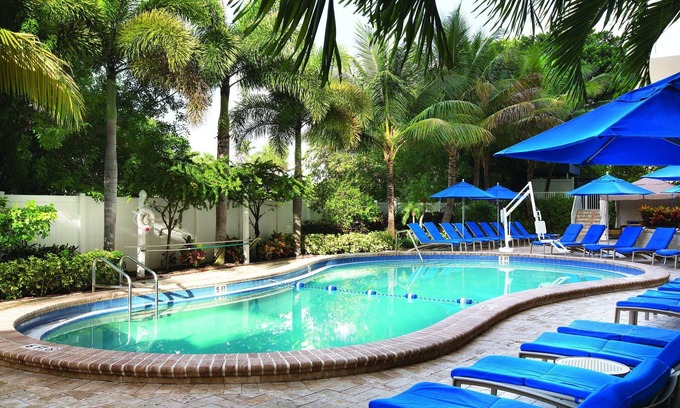 Pompano Beach Resort | Experience Gleaming Yachts and Intracoastal Serenity