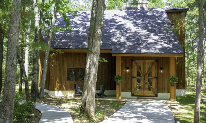 Glen Arbor House | Idyllic Glen Arbor Barnhouse: Steps to Lake Michigan & Town
