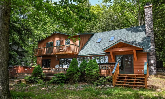 Swanton House | Charming Holiday Homes in Maryland, USA with Hot Tub