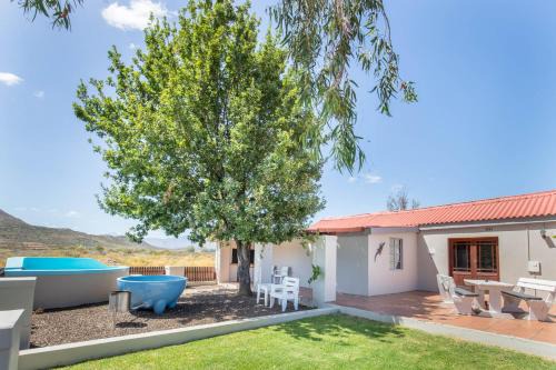 Montagu House | Glen Eden Farm: Pet-Friendly Retreat with Pool & Hot Tub