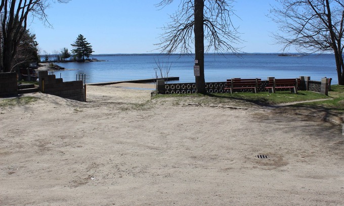 North Bay Hotel | Inviting Glen Garry Motel with Family-Friendly Amenities