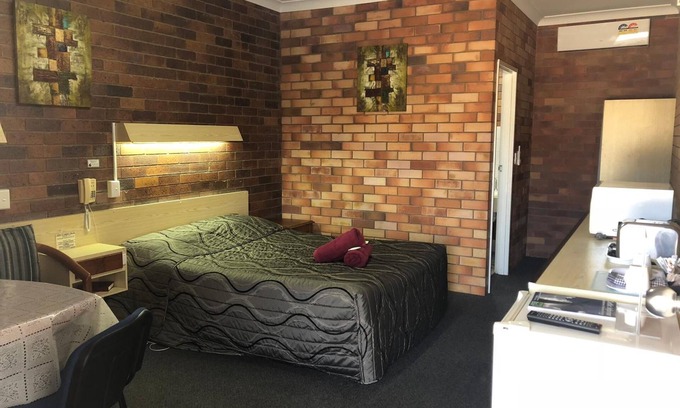 Glen Innes Hotel | Cozy Glen Innes Lodge Motel: Family-Friendly & Breakfast Included