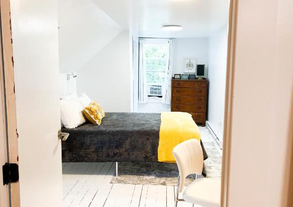 Glen Margaret House | Unforgettable Glen Margaret Lake Loft Guest House Retreat