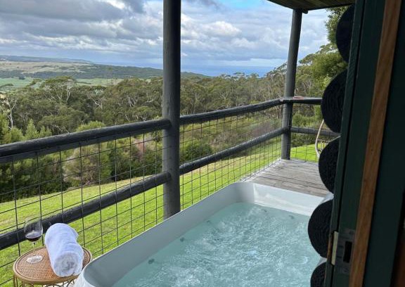 Glenaire House | Pet-Friendly Glenaire Cottages with Ocean Views & Hot Tub