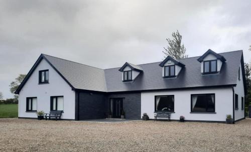 Rathdrum Bed & Breakfast | Family-Friendly Comfort at Glenbeg Lodge B&B – 9.5 Rating