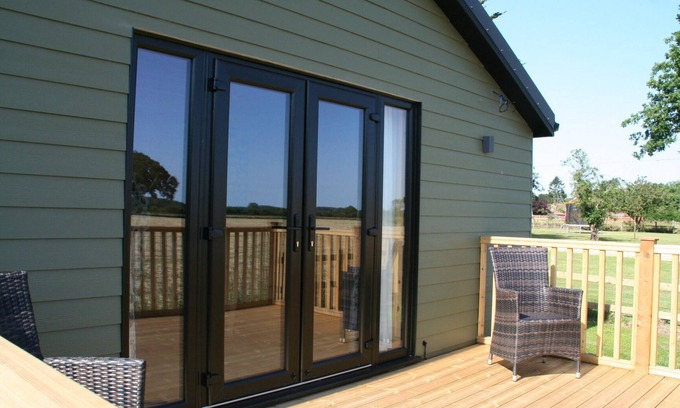East Dereham Cabin | Escape to Glencraig: Family-Friendly Cabin Retreat