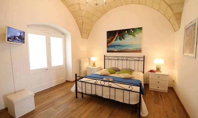 Otranto House | Discover Glenda Historic House: Family and Pet Friendly Stay