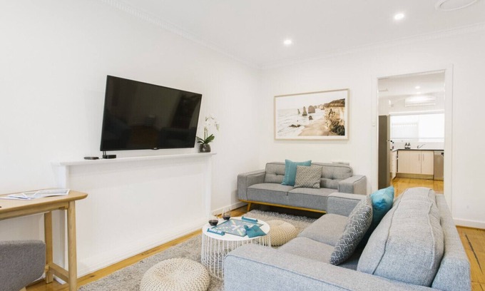 Glenelg East Apartment | Glenelg Gem: Oceanfront Bliss with Wifi & Nespresso