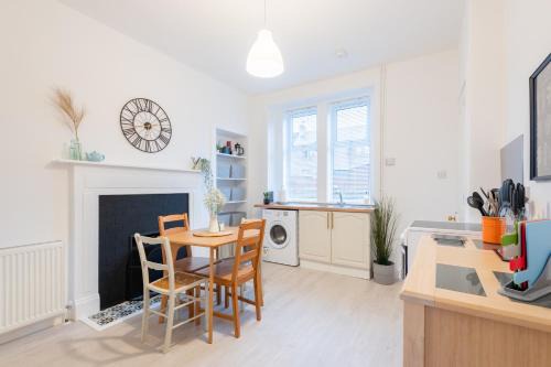 Kirriemuir House | Delightful Glengate - Family & Pet Friendly in Kirriemuir